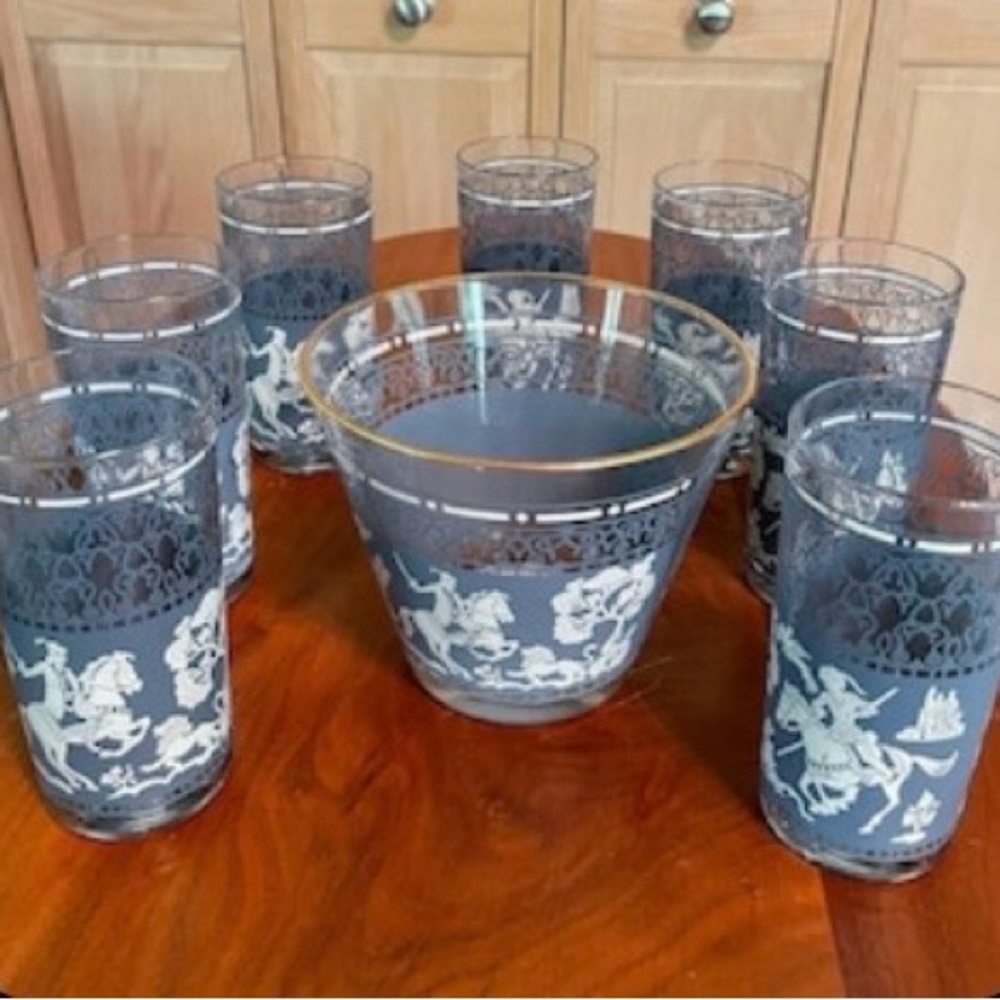Mid-Century Jeanette Glasses and Ice Bucket - Picture 3 of 7
